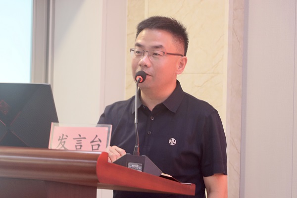 2、新鄉(xiāng)市土木工程學(xué)會副理事長王強致辭.jpg
