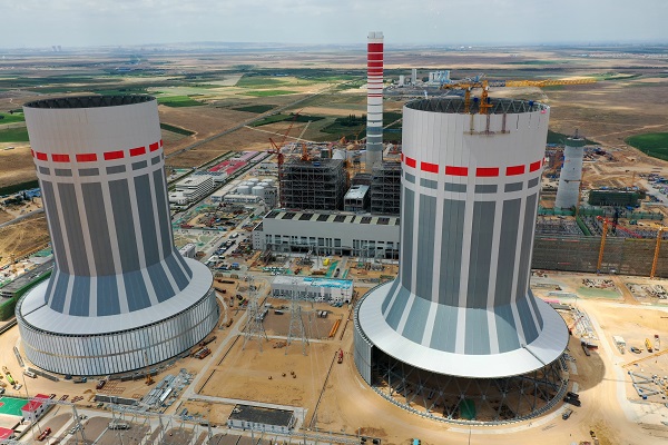 4、國電雙維電廠新建工程一期兩座百萬機(jī)組鋼結(jié)構(gòu)間冷塔順利完工.jpg
