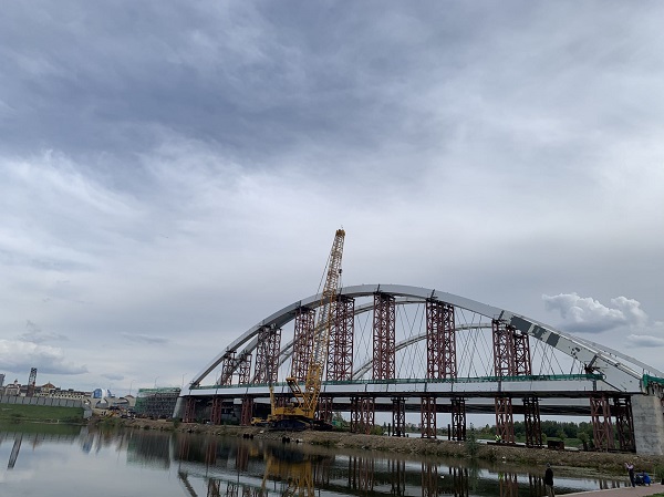 拱橋合龍現(xiàn)場圖片2.jpg 拱橋合龍現(xiàn)場圖片2.jpg