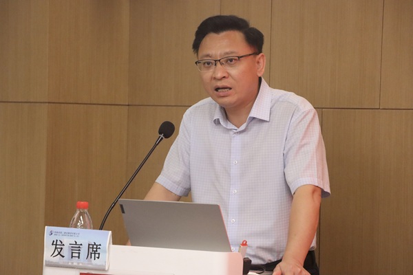 河南省建筑業(yè)協(xié)會(huì)信息化專(zhuān)業(yè)委員會(huì)胡斌致辭.jpg